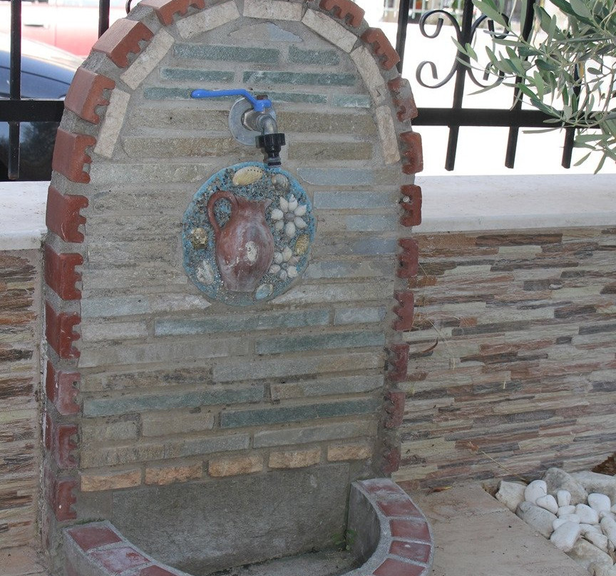 Artemis Apartments主图