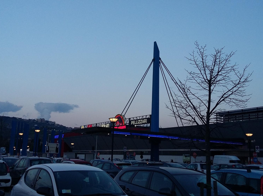 Centro Commerciale Megalo-基耶蒂必去景点