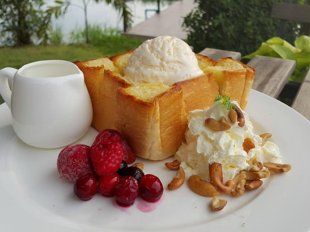 แฟคทอรี่ เฮ้าส์