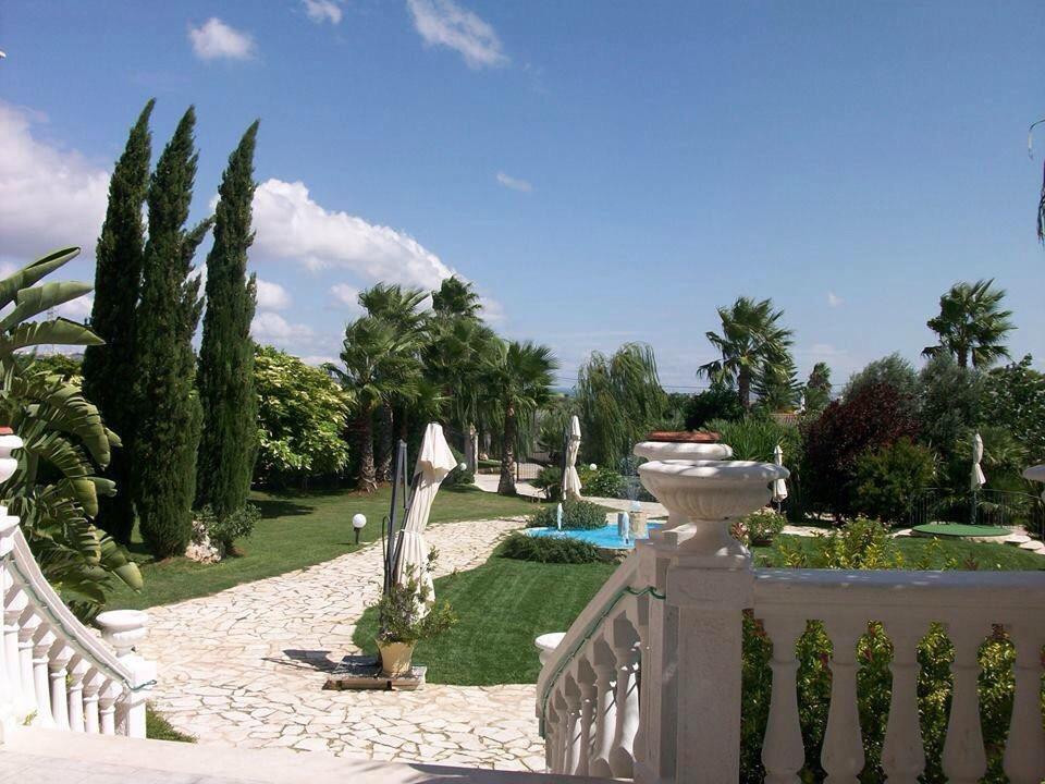 Cavafiorita
