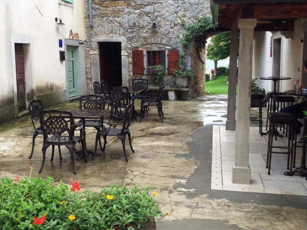 Sovinjak餐馆和美食-Konoba Santa Terra