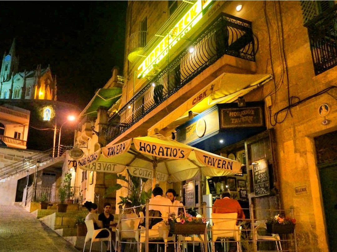 Horatio's Upper Deck-姆贾尔必去景点