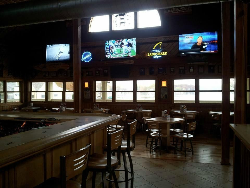 Curly's Waterfront Pub and Grill