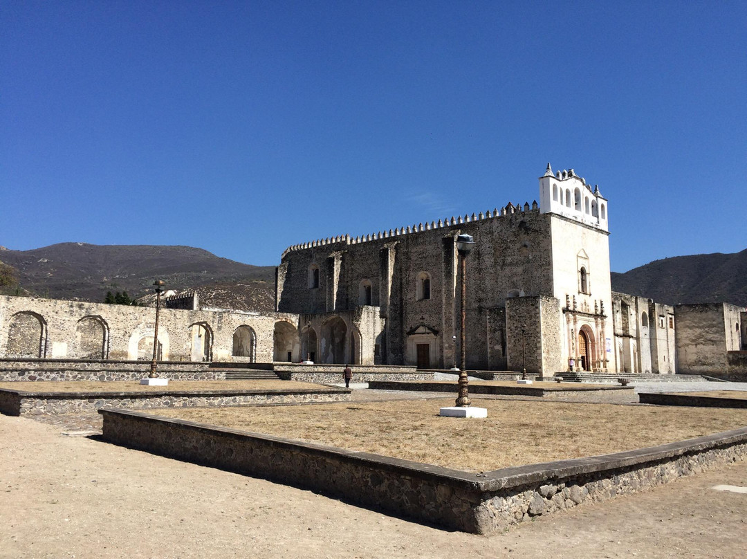 Convento e iglesia景点图片