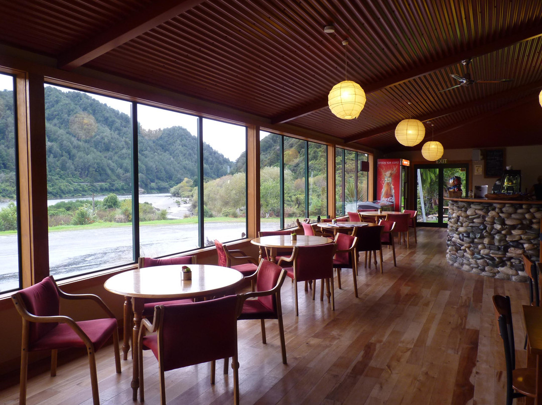 Berlins Cafe & Bar & Accommodation主图