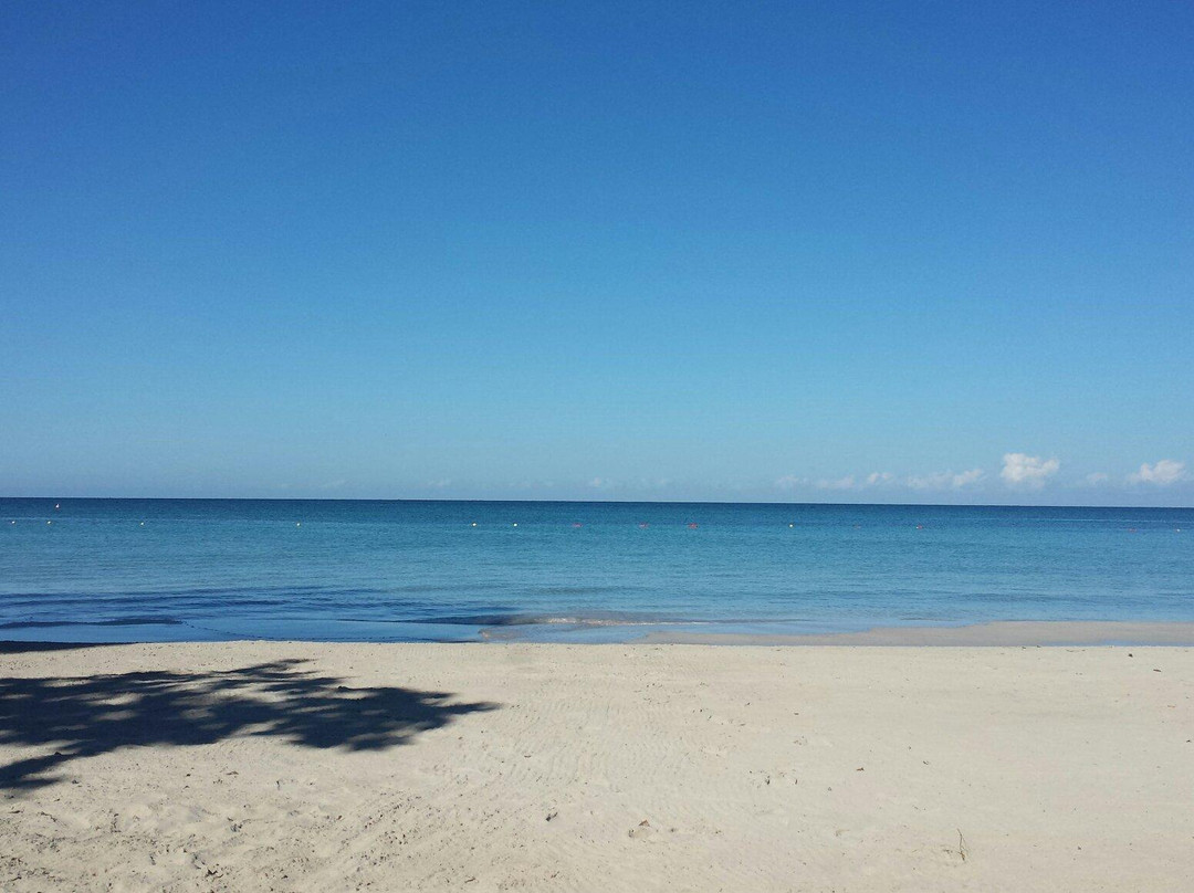 Bloody Bay-内格里尔必去景点