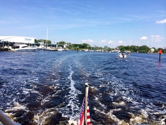 Sun Line Cruises-塔彭斯普林斯必去景点