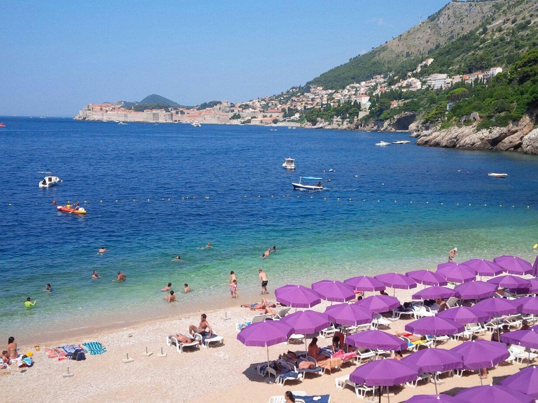 Sveti Jakov Beach景点图片