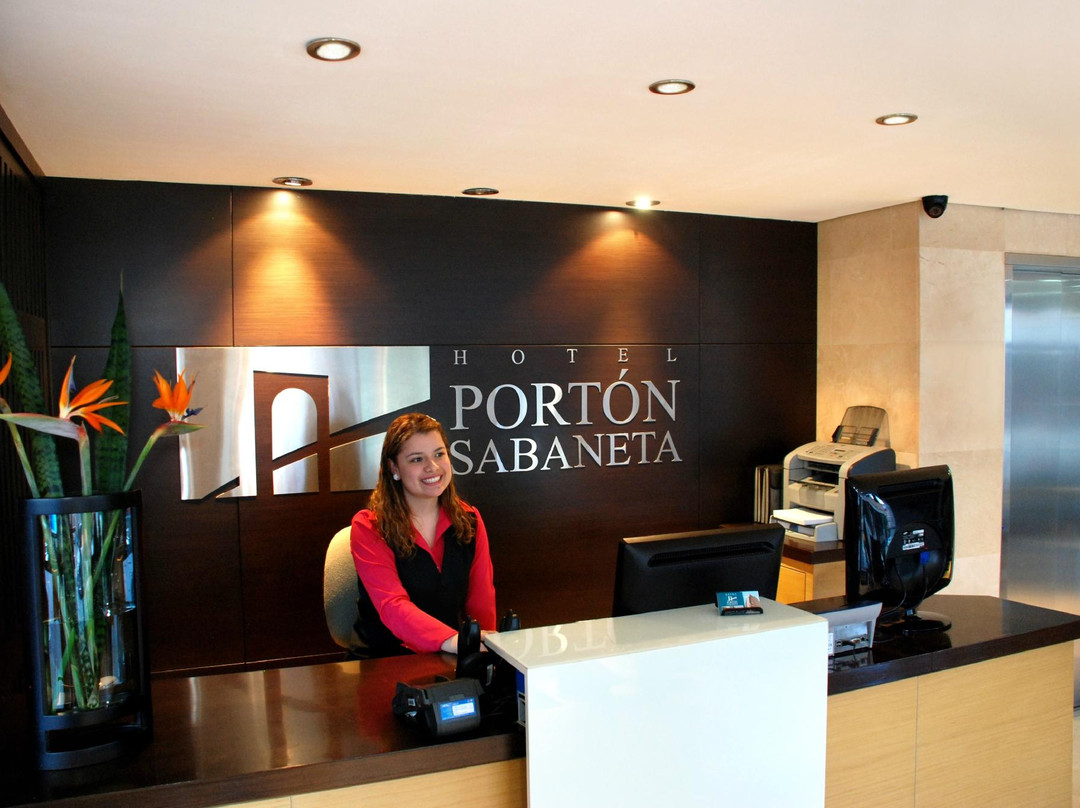 Hotel Porton Sabaneta主图