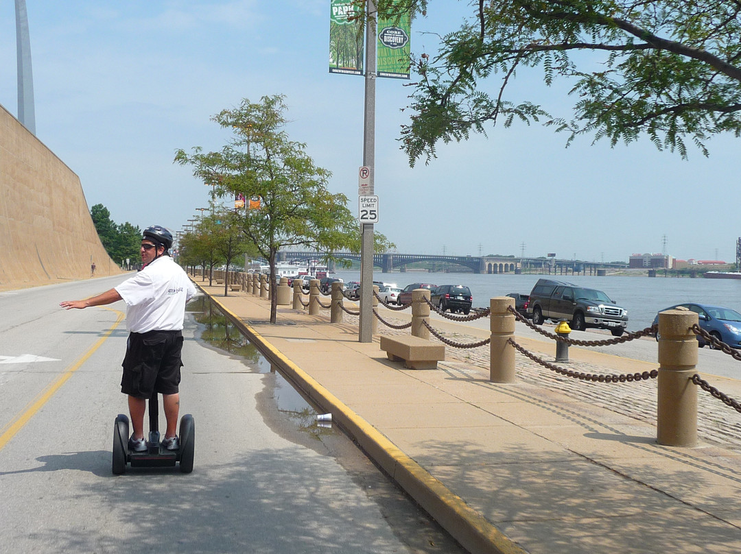 Glide St Louis Segway Tours景点图片