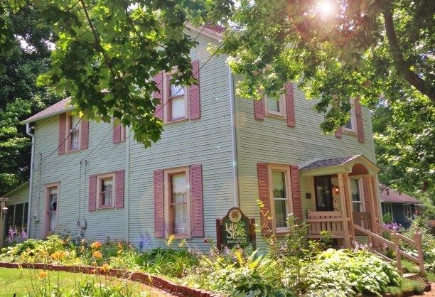 Lily Stone Bed & Breakfast-官方