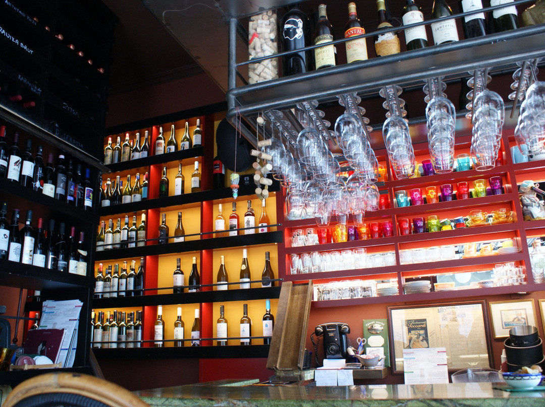 Heteroclito Wine Bar