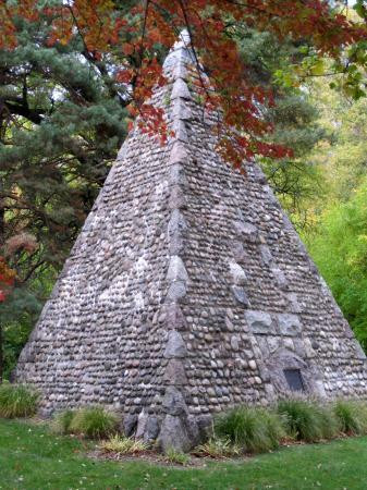 Woodlawn Cemetery-托莱多必去景点