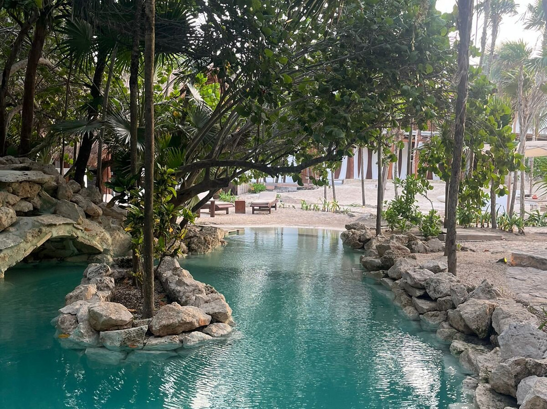 Niken Hotel & Beach Club