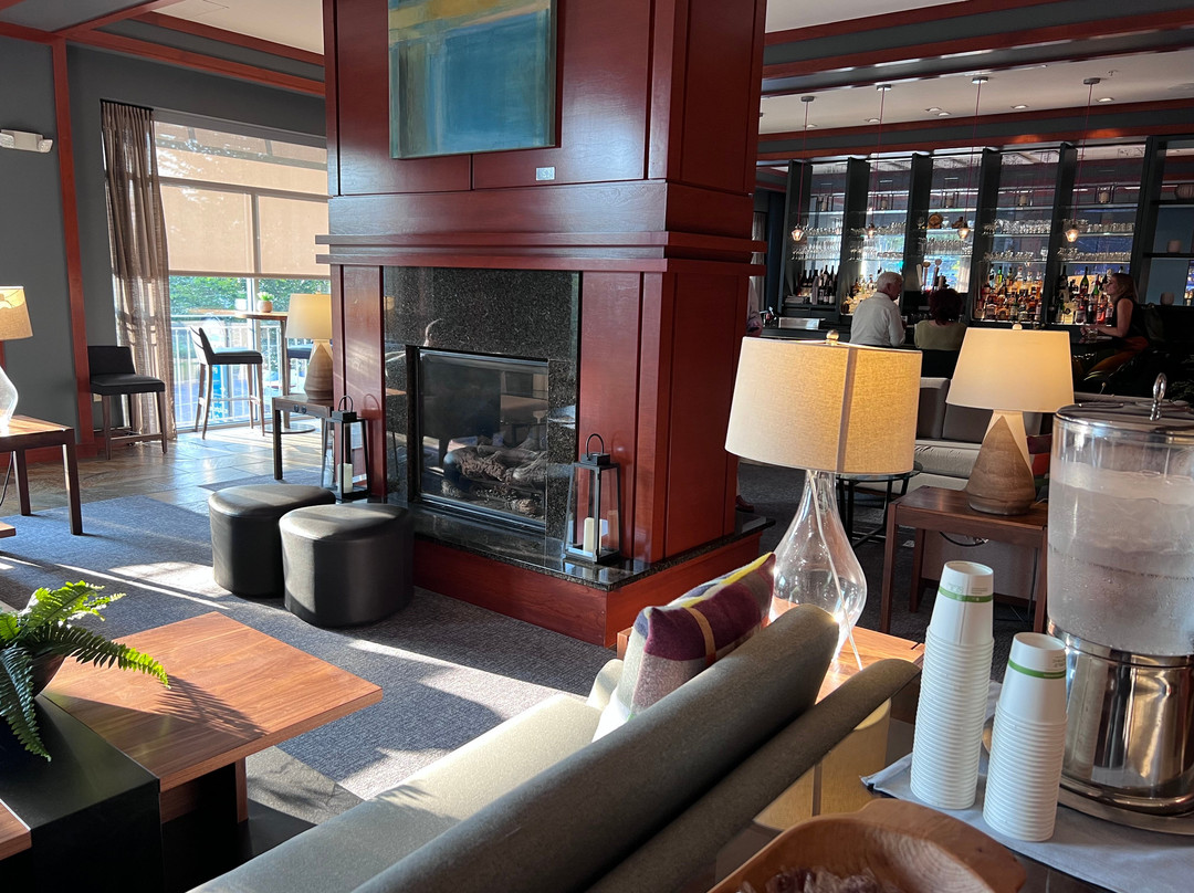 伯灵顿港万怡酒店主图