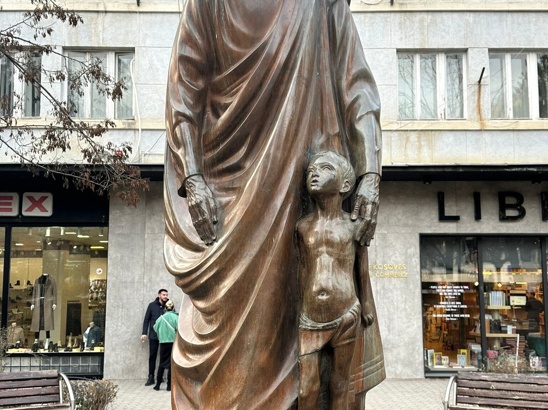 Statue of Mother Tereza-普里什蒂纳必去景点