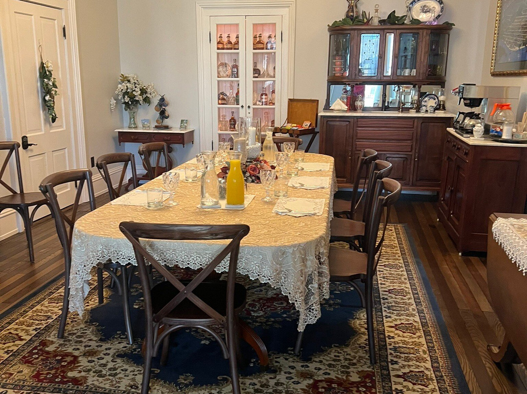 Belle Louise Historic Bed & Breakfast主图