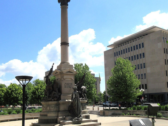 Soldiers and Sailors Monument-皮奥里亚必去景点