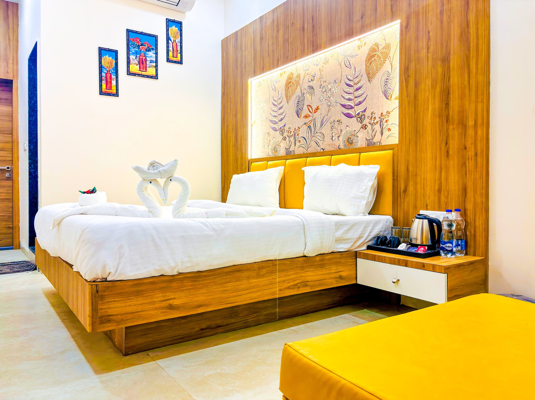 Semri Harchand酒店住宿-Hotel Vatika Inn