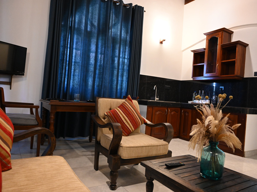 伊甸园假日村庄酒店主图