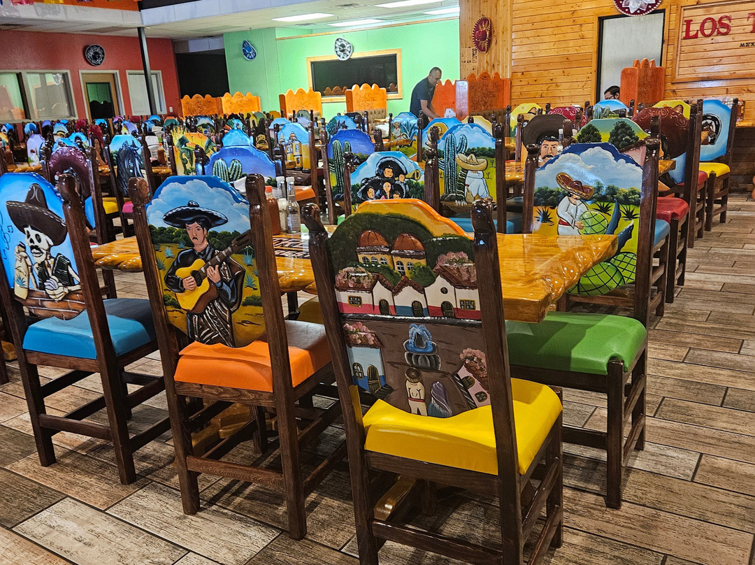 Los Tres Oros, Salina, KS