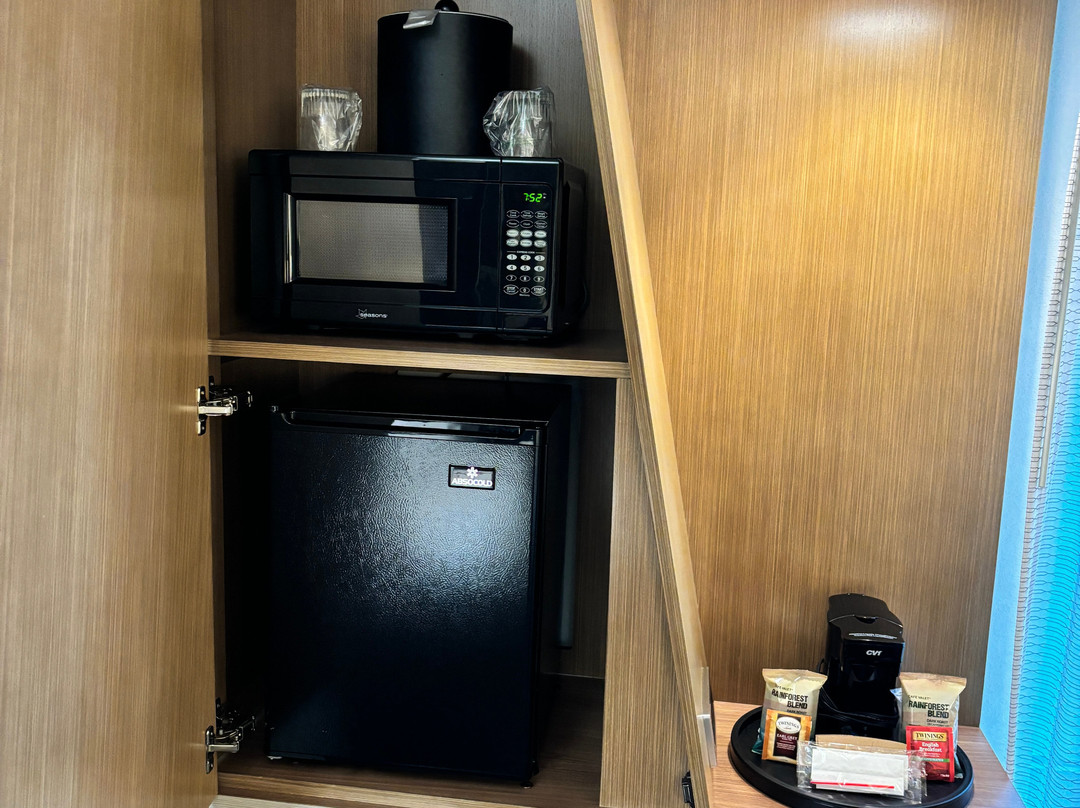 罗吉斯本顿维尔万豪万怡酒店主图