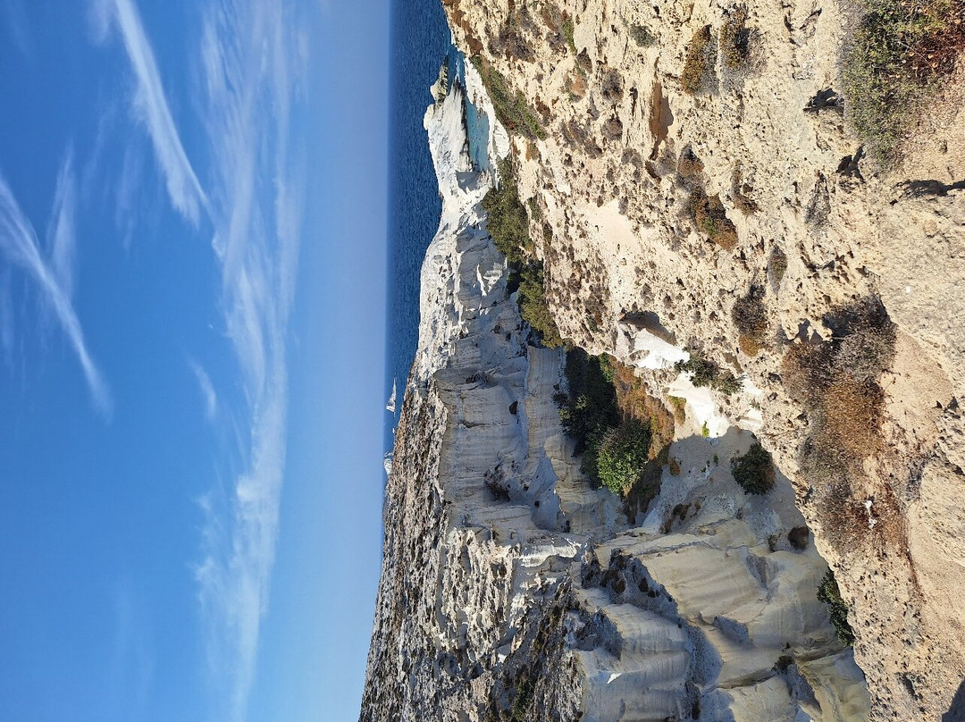 Sarakiniko Beach景点图片