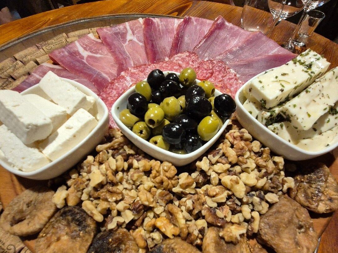 Wine tasting - Winery Masanovic-维尔巴札拉必去景点