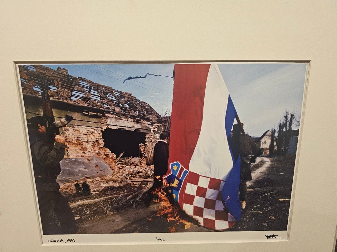 War Photo Limited景点图片