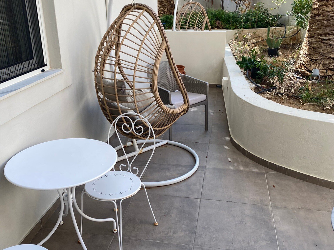 Aeolia Suites