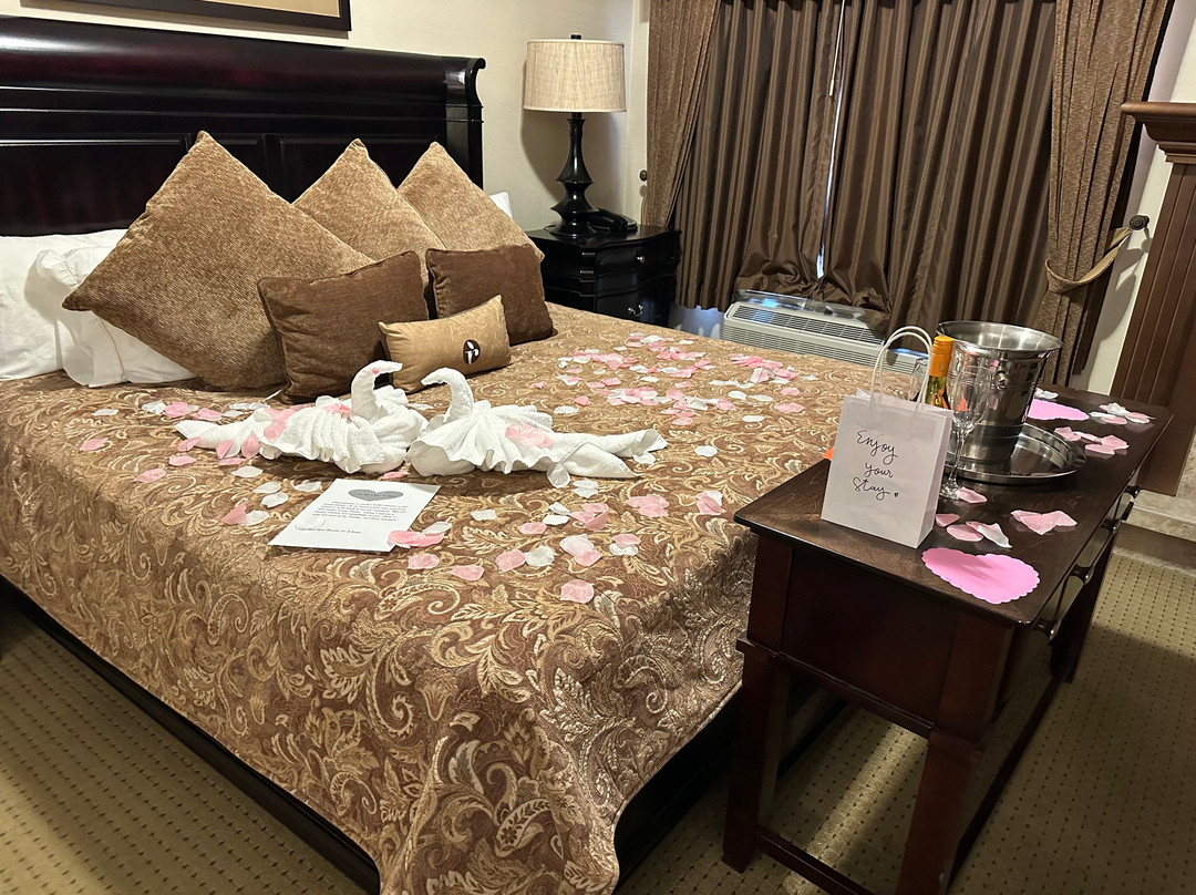 华美达高地河流酒店主图