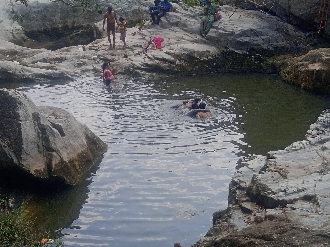 Kaigal Waterfalls景点图片