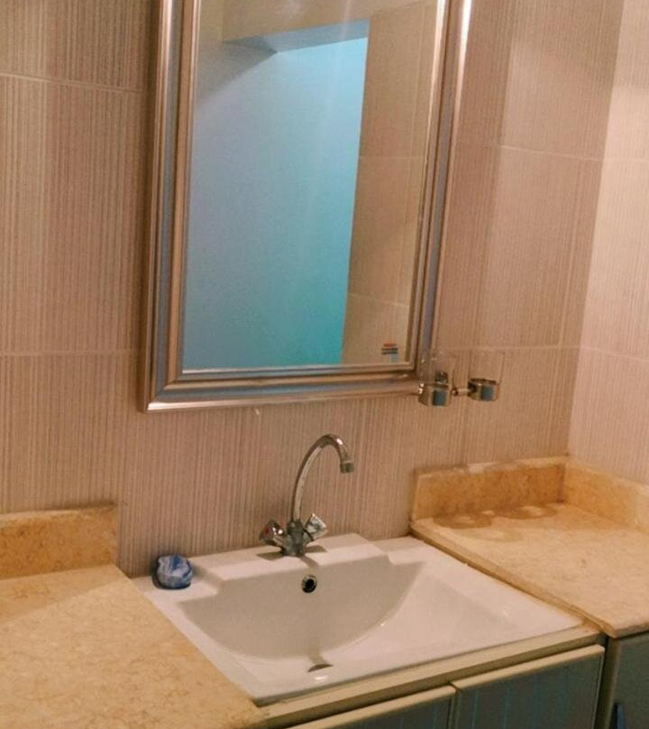 Queen Furnished Units