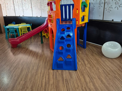 乡村客栈酒店主图