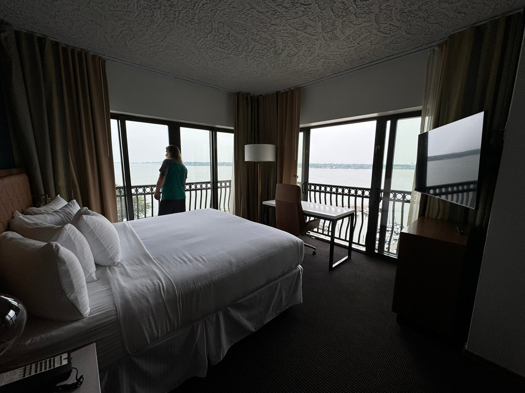 Shoreline Inn & Conference Center, Ascend Hotel Collection主图