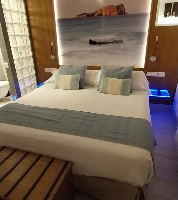 卢克斯岛酒店主图