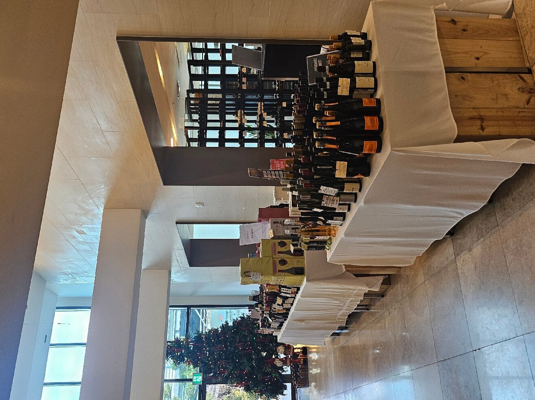 Avon Hotel Gusan主图