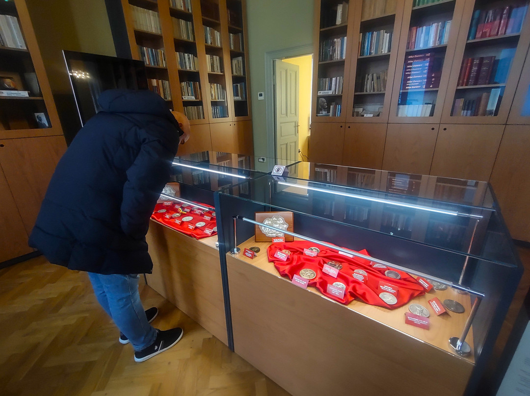 Muzeul Cărții Și Exilului Românesc景点图片