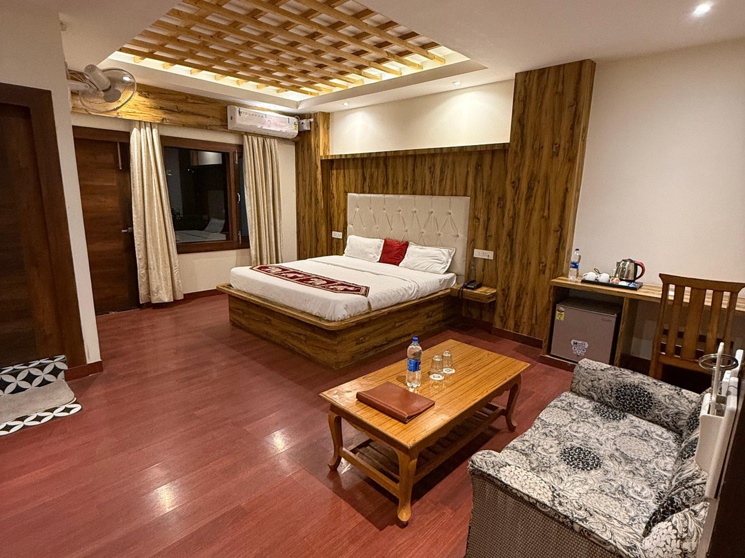 Hotel Dewan Palace Dharamshala主图