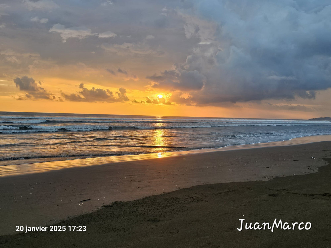 Playa Bejuco景点图片