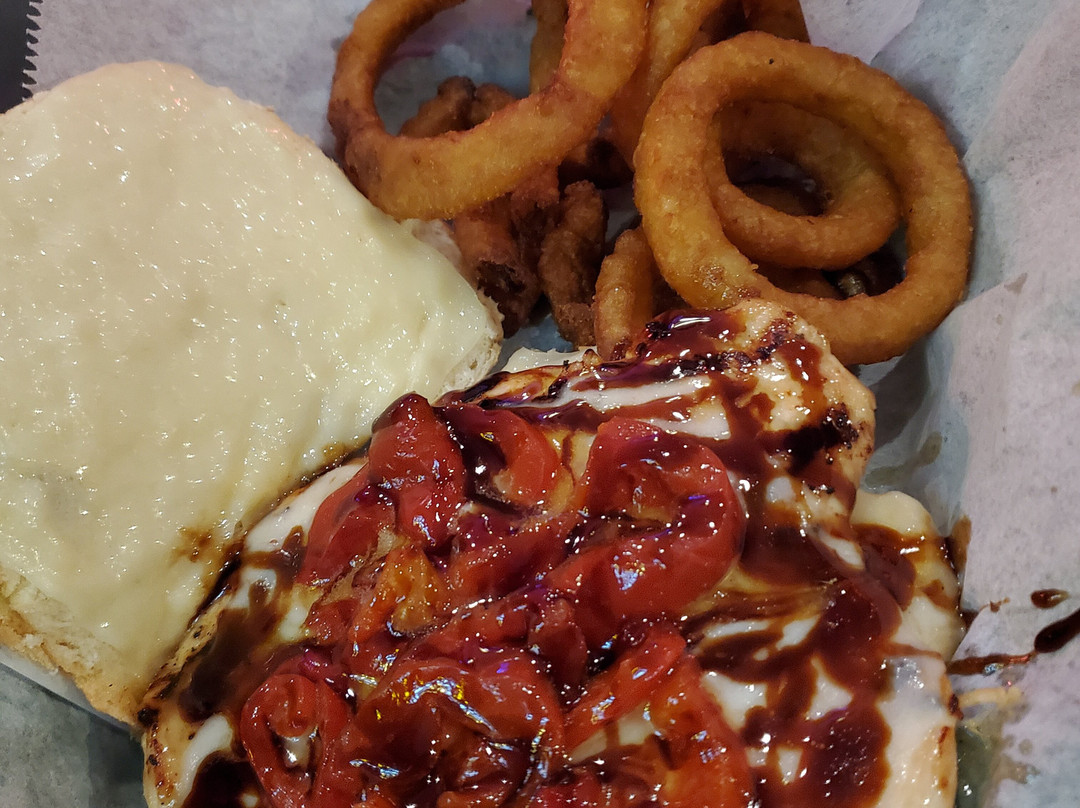 Hansil's Bar & Grill