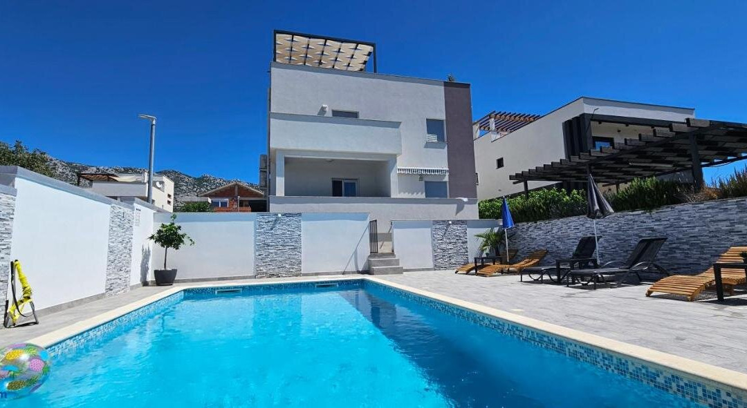 Villa Silver