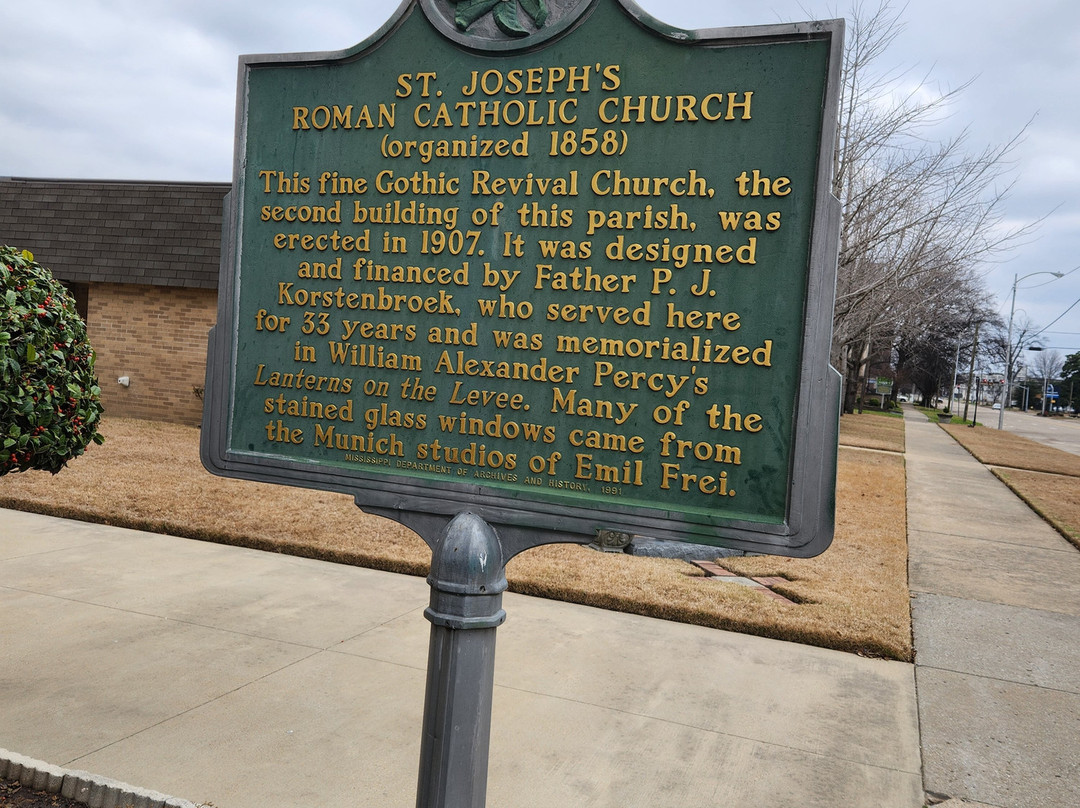 St. Joseph's Catholic Church景点图片