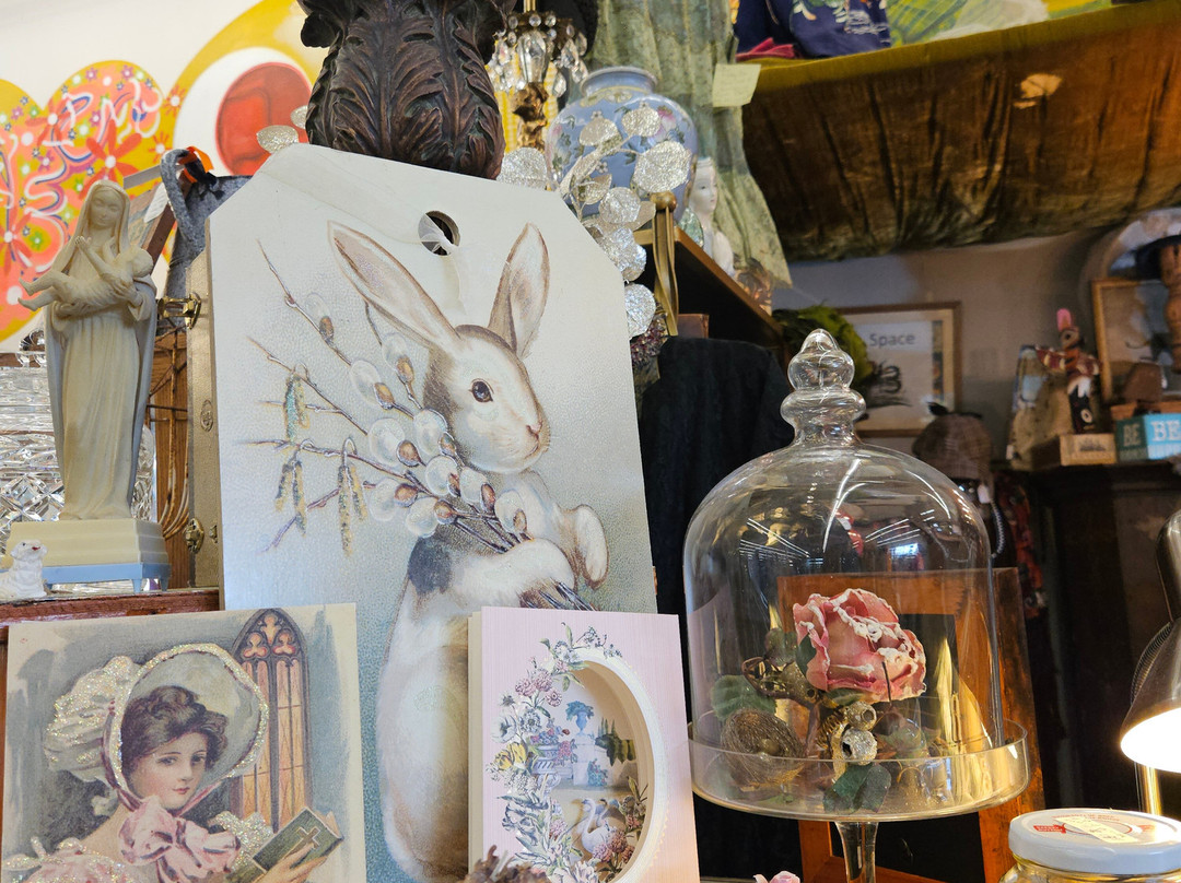 Antique Marketplace景点图片