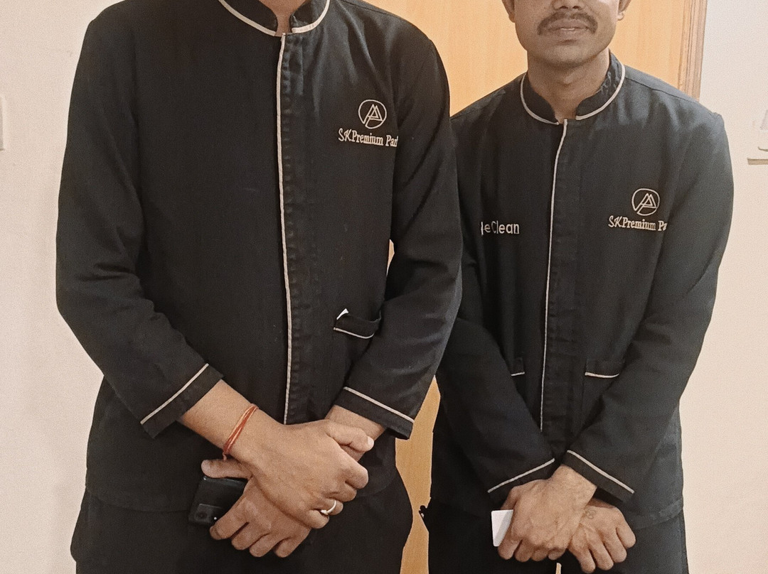 SK Premium Park, World Square Mall主图