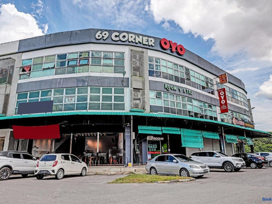 OYO 89840 69 Room 4 Stay