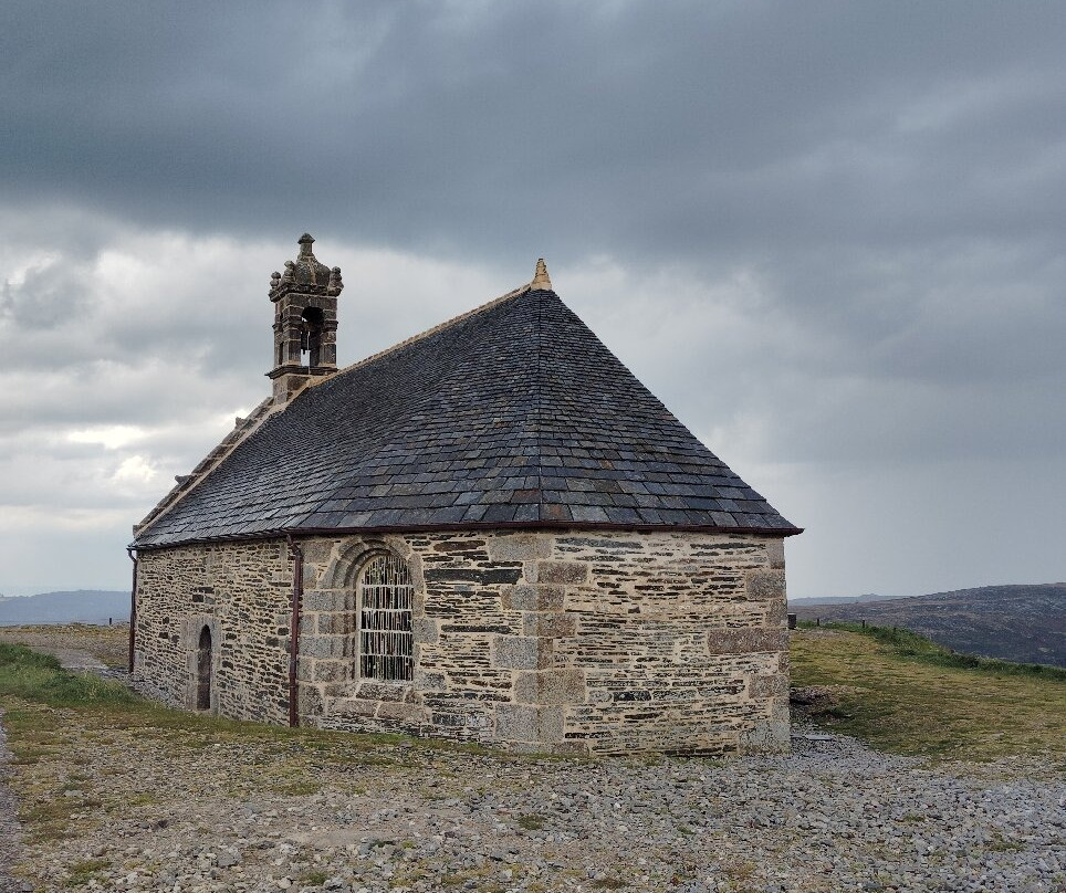 Chapelle Saint-Michel-Saint-Rivoal必去景点