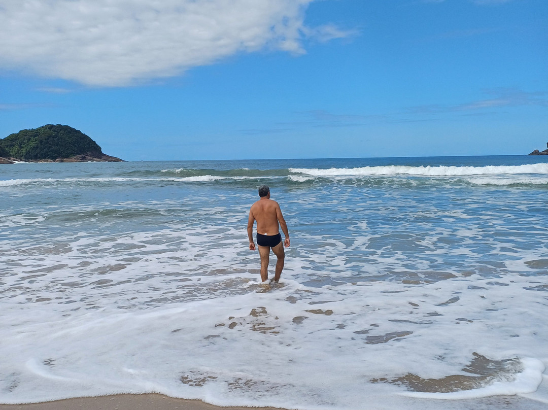 Praia do Meio景点图片