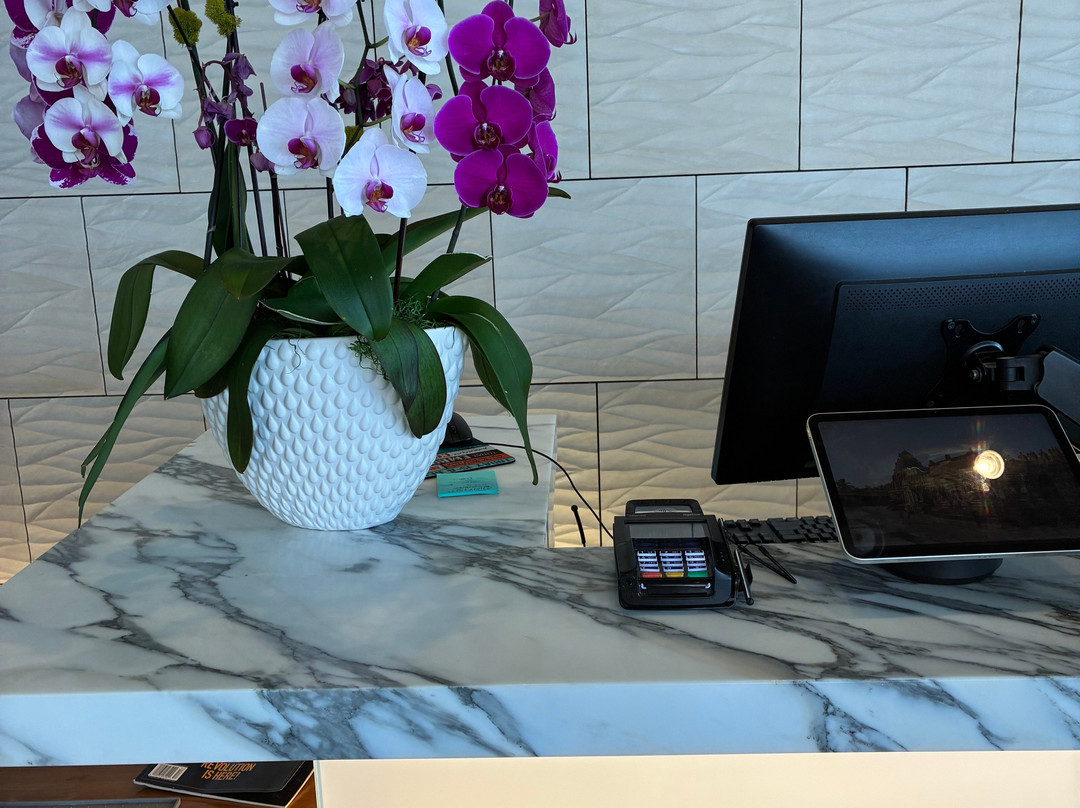 圣塔莫尼卡海滨酒店主图