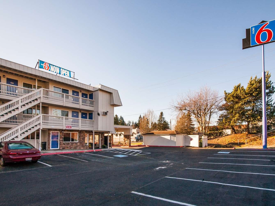 Motel 6 Bremerton